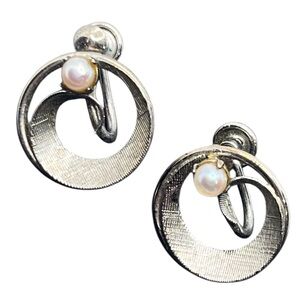 Lady Ellen Sterling silver pearl round screw back earrings Mid Century vintage